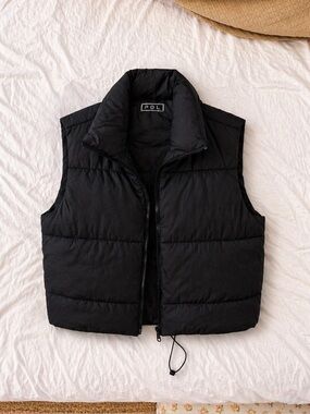 COZYPOIN Cropped Puffer Vest Size L